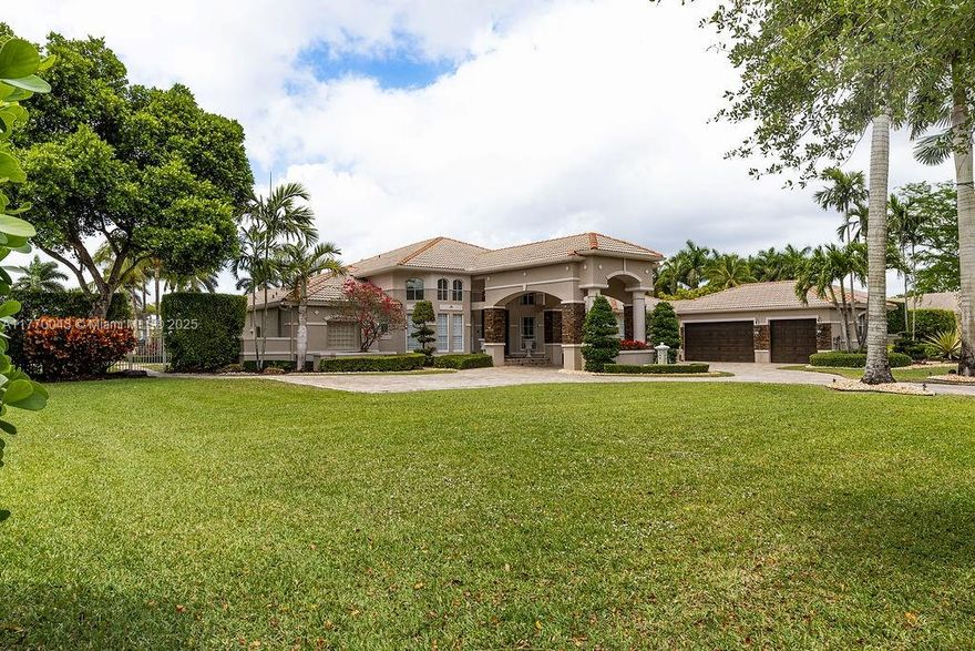 *ONE OF THE BEST HOMES, ON ONE OF THE BEST LOTS, IN COUNTRY GLEN AVAILABLE TO SELL! THE ONLY ONE OF THIS MODEL AVAILABLE ON THE MARKET. INSIDE THIS HIGHLY SOUGHT COMMUNITY IN THE HEART OF COOPER CITY*NESTLED ON AN ACRE. THIS 4 BEDROOM+OFFICE,4.5 FULL BATHS, PROVIDES ALL THE AMENITIES A FAMILY CAN WANT! EASY ACCESS TO TOP RATED PUBLIC & PRIVATE SCHOOLS, FINE DINING, SHOPPING, PARKS, HOSPITALS & MANY HOUSES OF WORSHIP ALL NEARBY. A REMODELED KITCHEN W/SOLID WOOD CABINETS & QUARTZ COUNTERTOPS, ALL VIKING APPLIANCES AND A BUILT IN COFFEE MAKER. HAS MARBLE FLOORS THROUGHOUT, REMODELED BATHROOMS & DETAILING THROUGHOUT THE HOUSE.THIS HOME HAS A SPACIOUS SCREENED PATIO AREA & A CUSTOM BARBECUE AREA PERFECT FOR SPENDING WEEKENDS & ENTERTAINING! FURNISHED W/RESTORATION HARDWARE FURNITURE.A MUST SEE!