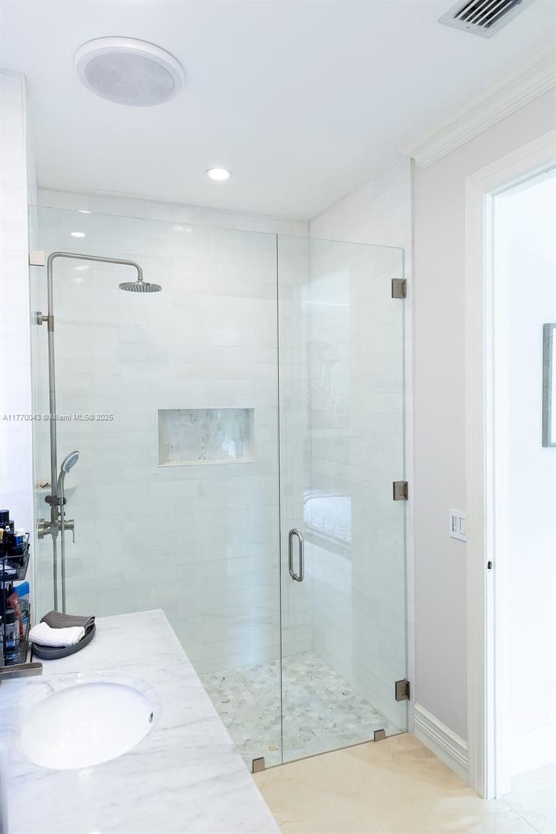 COUNTRY GLEN - Residential