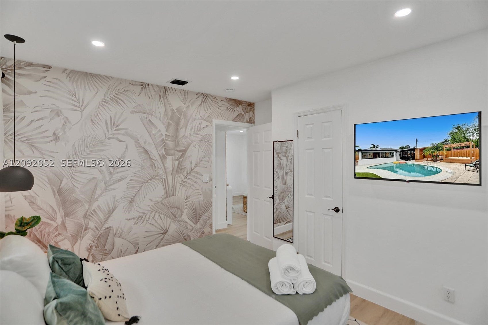 332 NW 45th St
