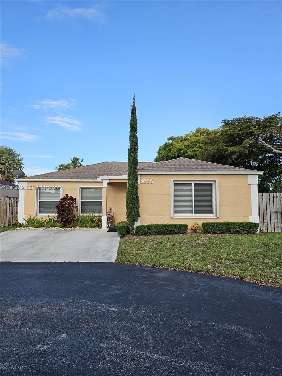 LAKES BY THE BAY SEC 5 - Residential