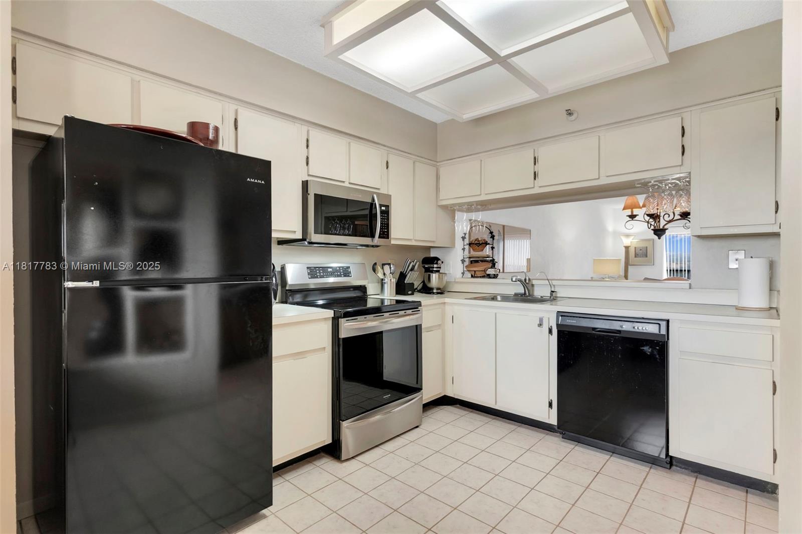 CYPRESS BEND CONDOMINIUM - Residential Lease