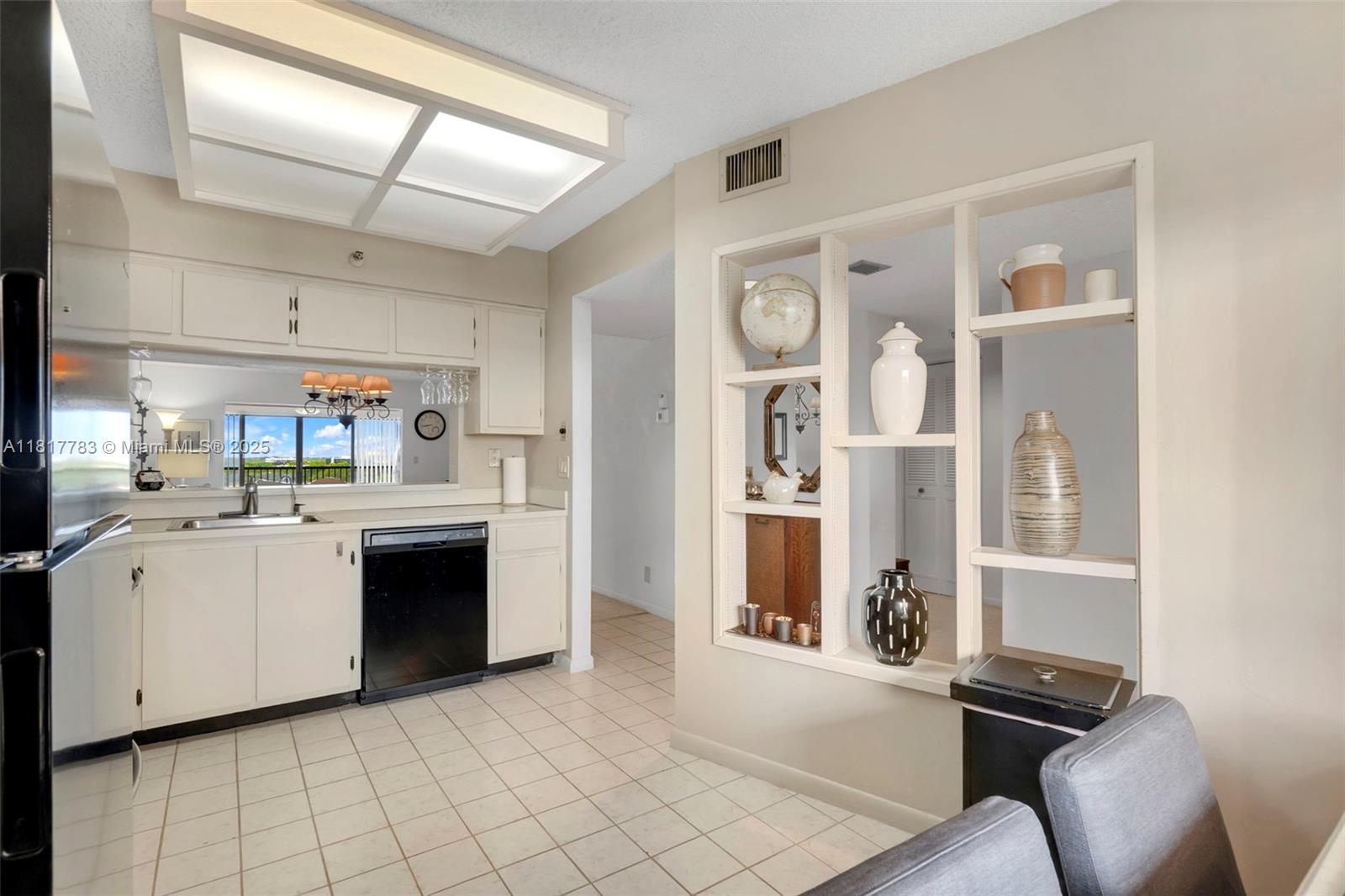 CYPRESS BEND CONDOMINIUM - Residential Lease