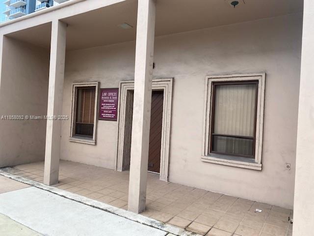 2138 Hollywood Blvd