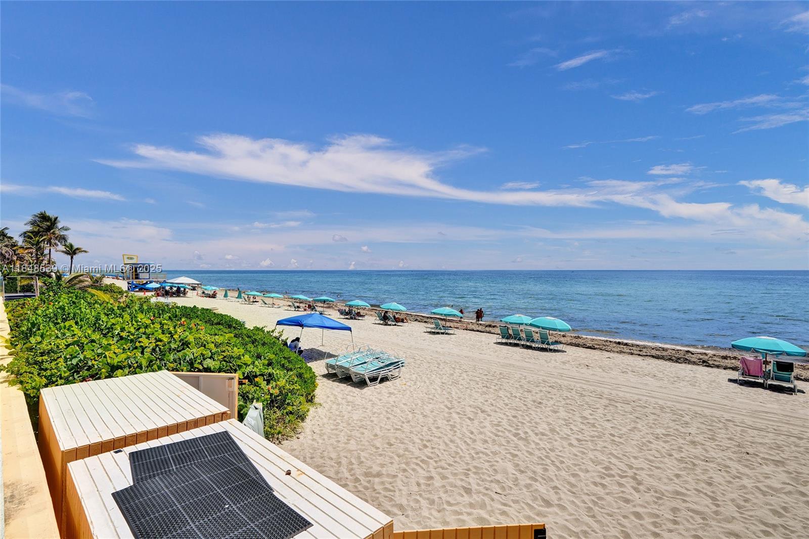 WAVE CONDO - Residential