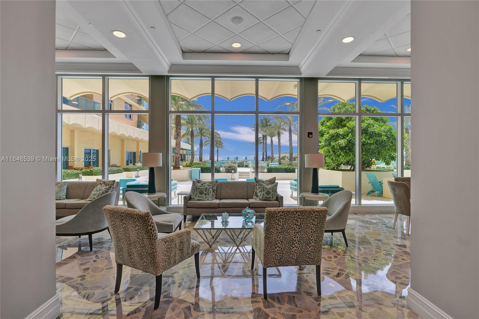 WAVE CONDO - Residential