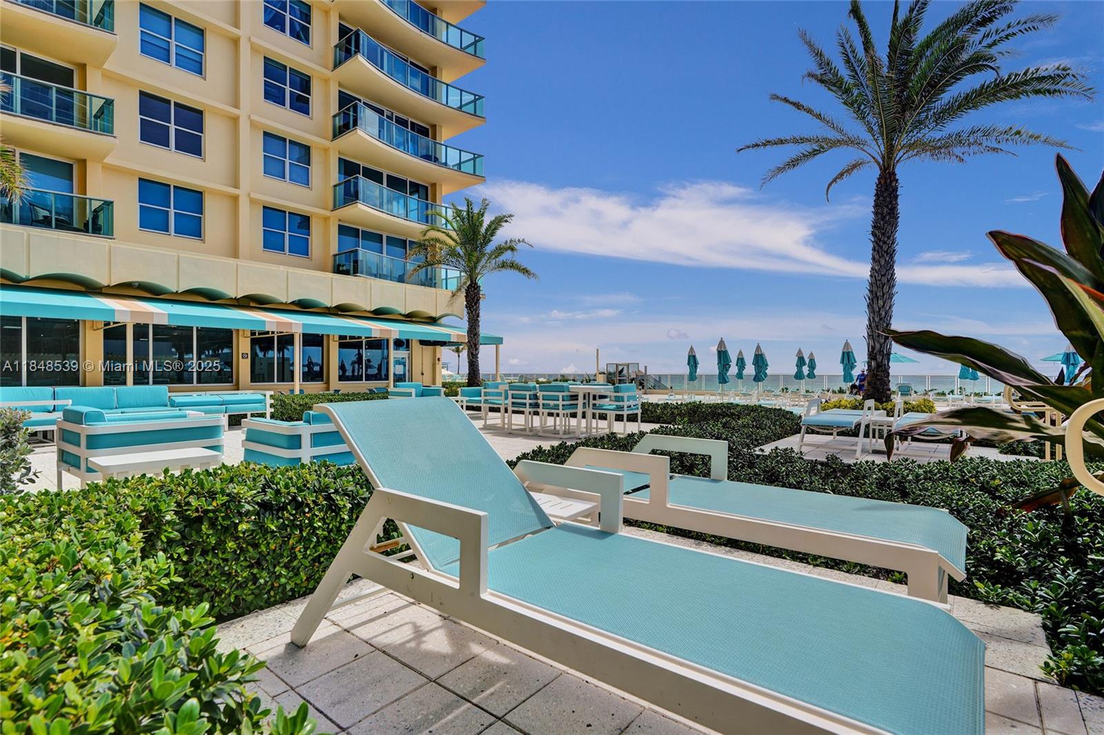 WAVE CONDO - Residential