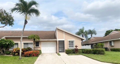 Photo of 8089 Sweetbriar Way, Boca Raton, FL 33496 (MLS # A11953028)