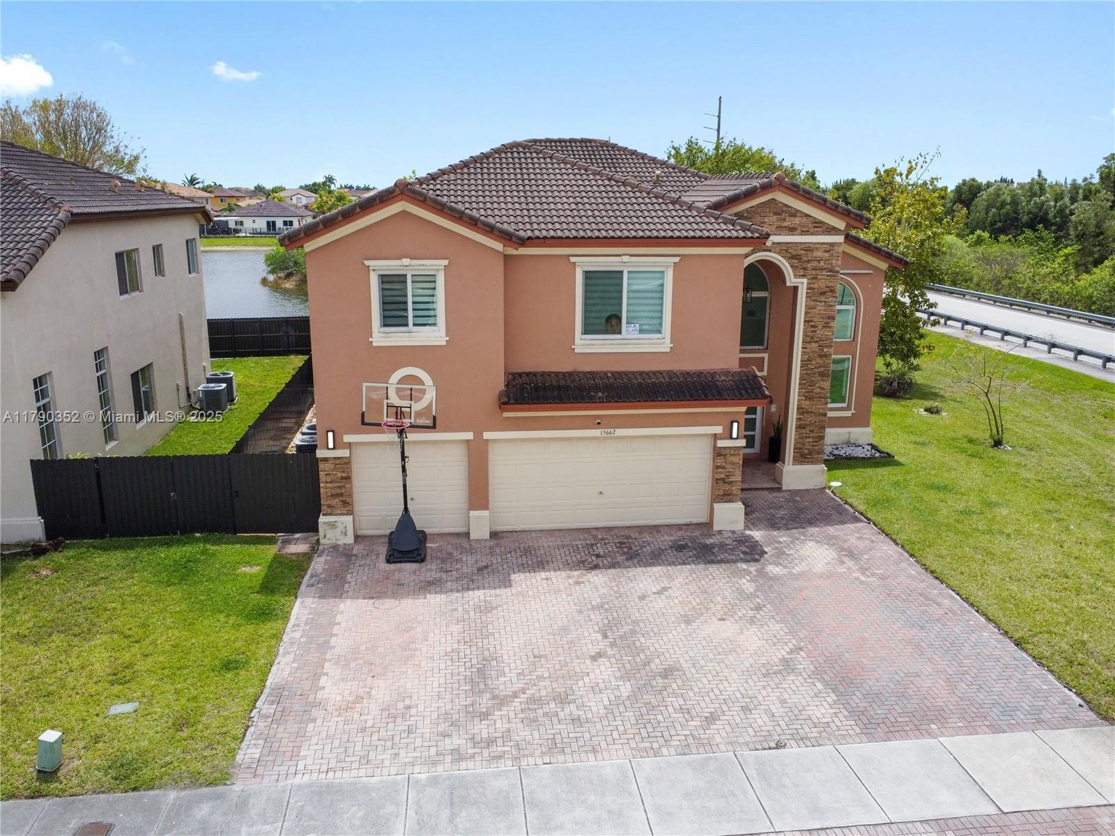 Property for Sale at 15662 Sw 8th Ln, Miami, Broward County, Florida - Bedrooms: 6 
Bathrooms: 4  - $1,100,000