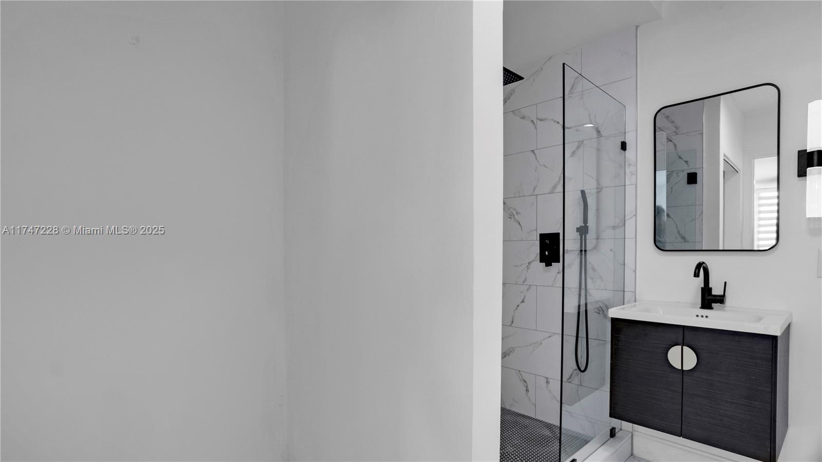 LAUDERDALE MANORS ADD - Residential
