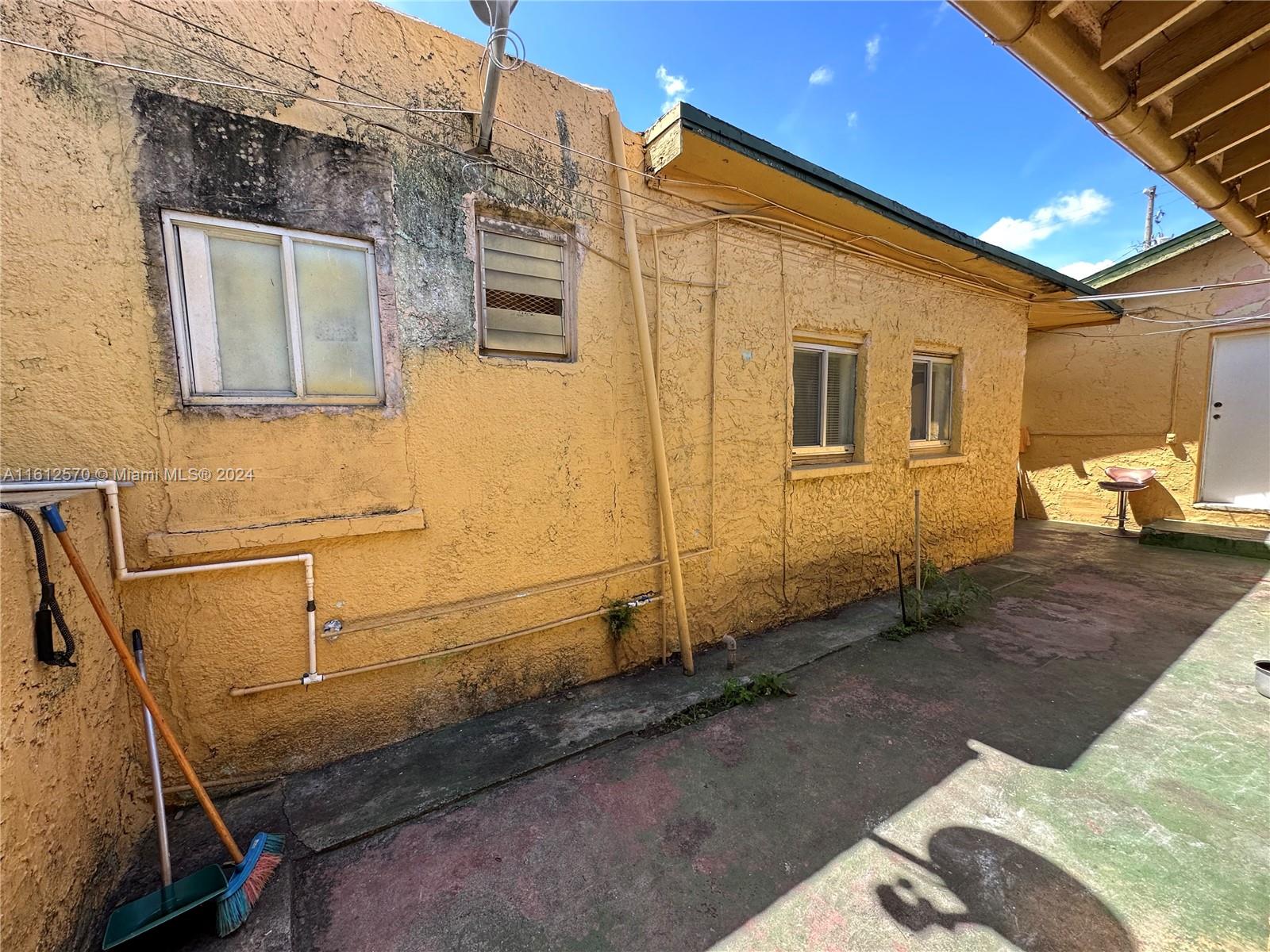 BELLEVUE SUB - Residential Income