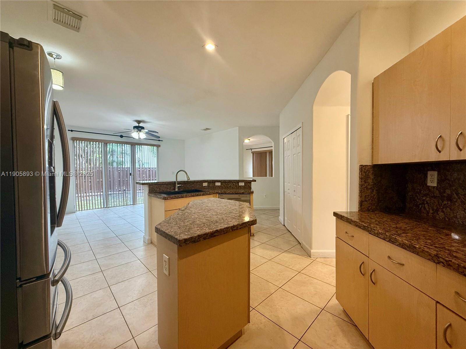 KENDALL COUNTRY ESTATES - Residential Lease