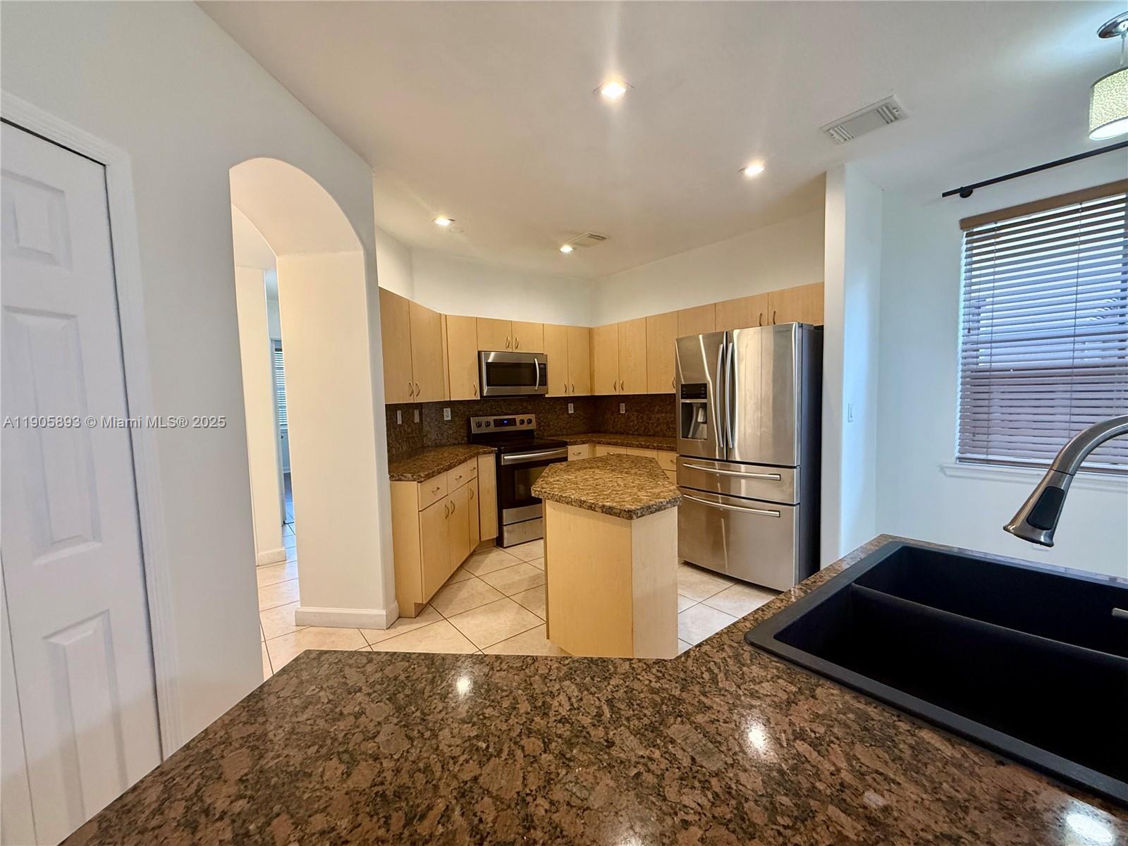 KENDALL COUNTRY ESTATES - Residential Lease