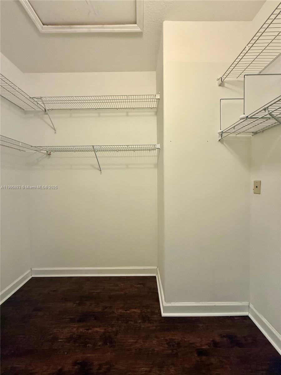 KENDALL COUNTRY ESTATES - Residential Lease