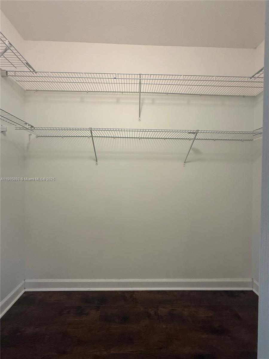 KENDALL COUNTRY ESTATES - Residential Lease