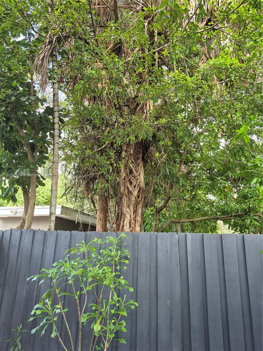 JACARANDA HEIGHTS - Residential Lease