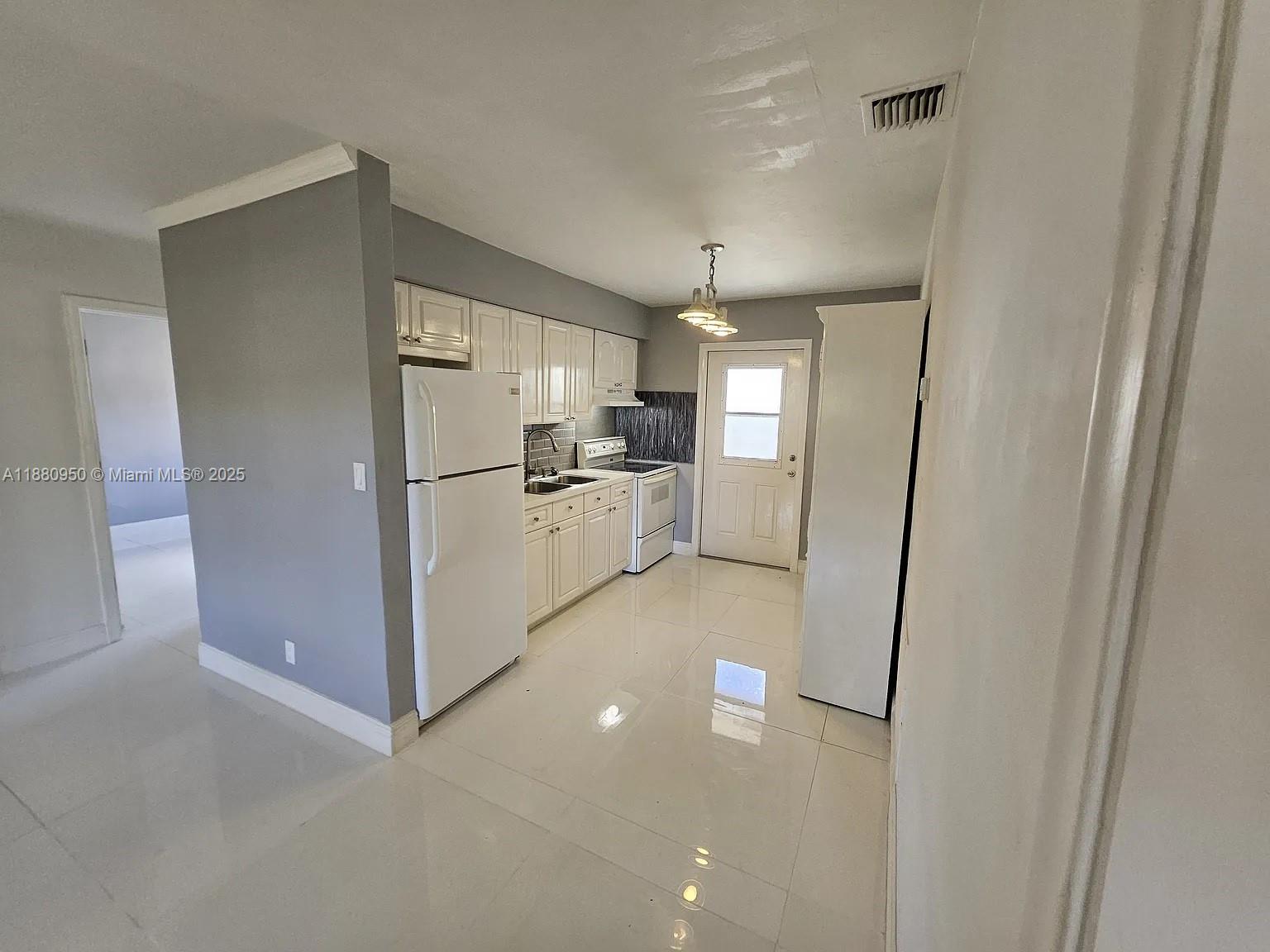 JACARANDA HEIGHTS - Residential Lease