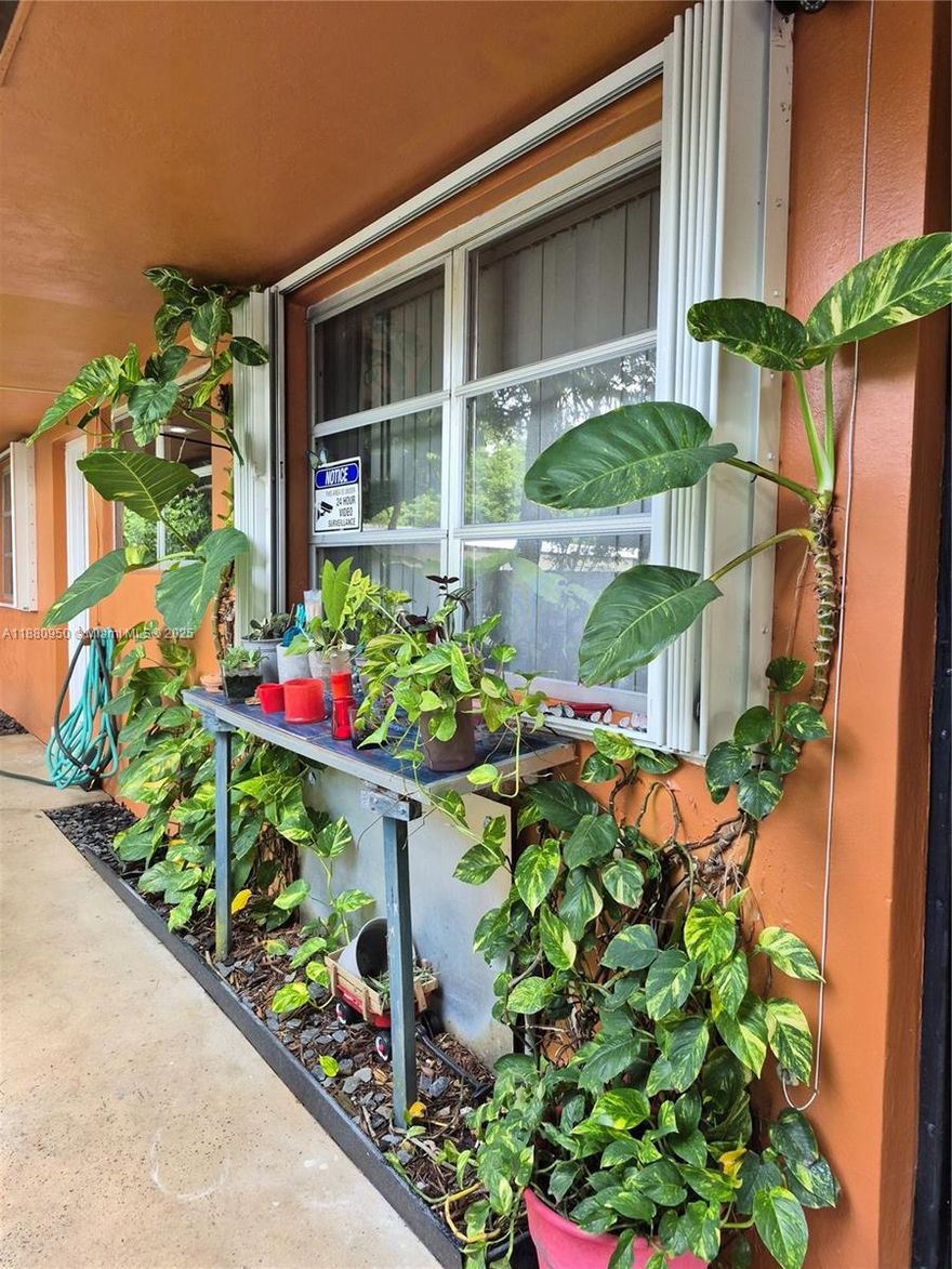 REDUCED!Newly remodeled 3 bedrooms 2 bathrooms half  duplex, centrally located by all major highways, Fort Lauderdale airport, beach, casino, etc. Within walking distance you'll also find a park that has an Olympic-size heated pool, tennis/pickle ball courts and a basketball court.
The rental unit is located in the back of the unit and it's completely private, with a fenced in yard for your pet.
Tenant pays for electric, landlord pays for water