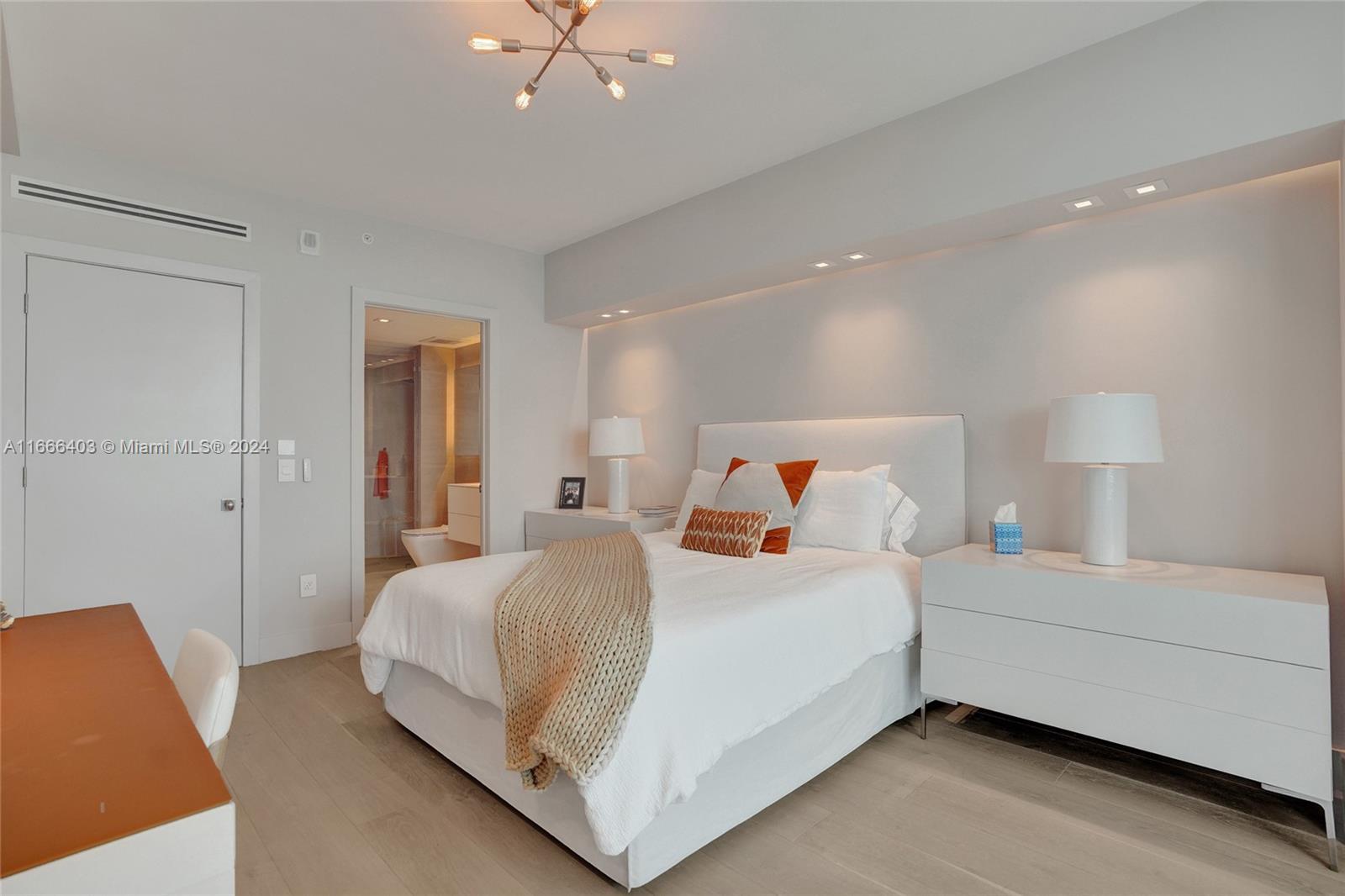 2711 HOLLYWOOD BEACH COND - Residential