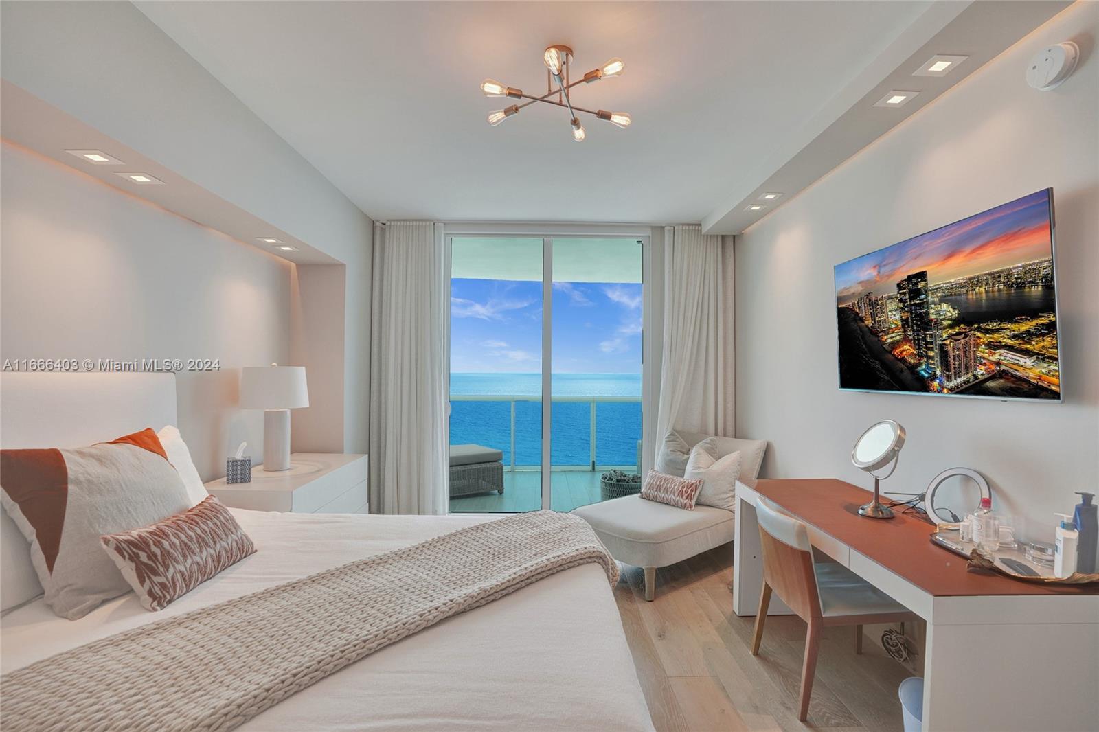 2711 HOLLYWOOD BEACH COND - Residential