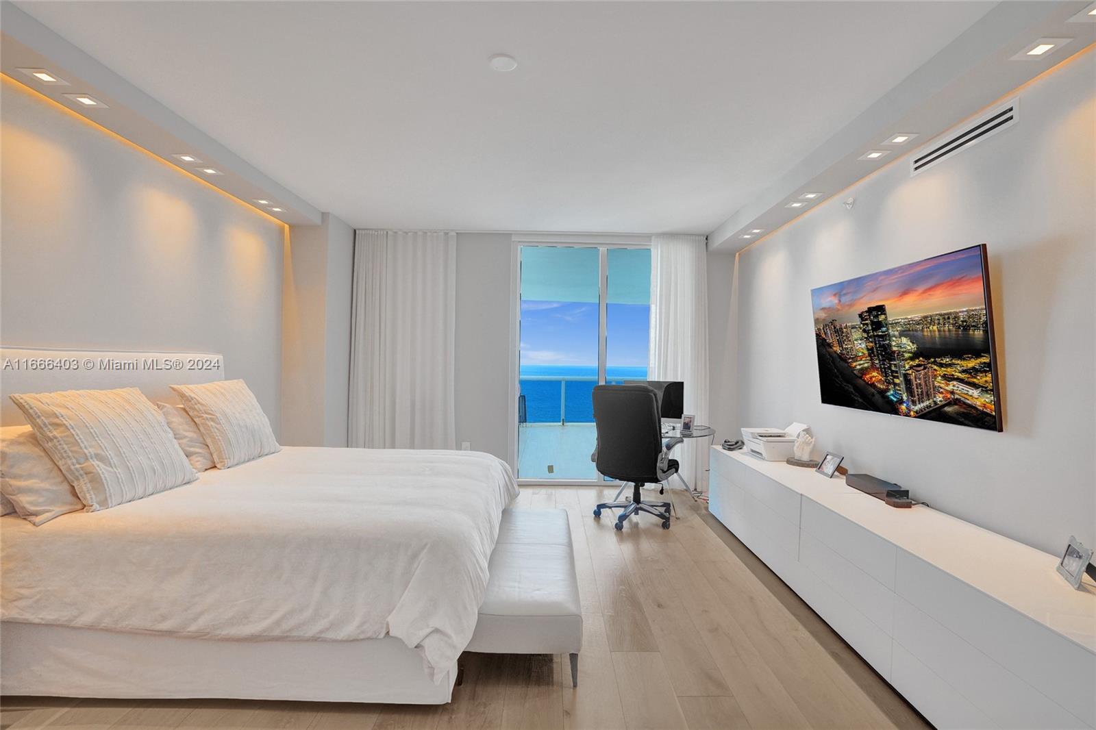 2711 HOLLYWOOD BEACH COND - Residential
