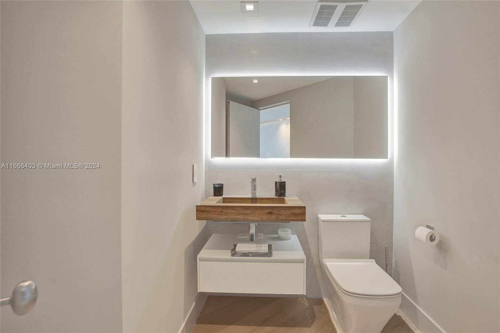 2711 HOLLYWOOD BEACH COND - Residential