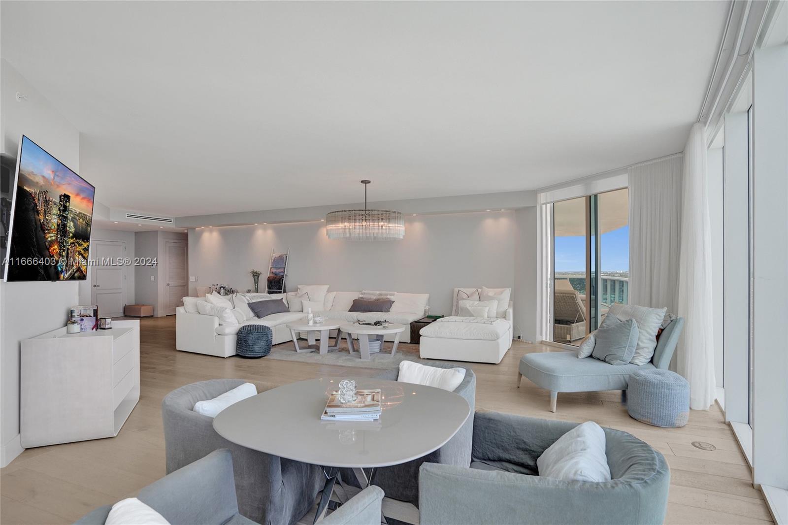 2711 HOLLYWOOD BEACH COND - Residential