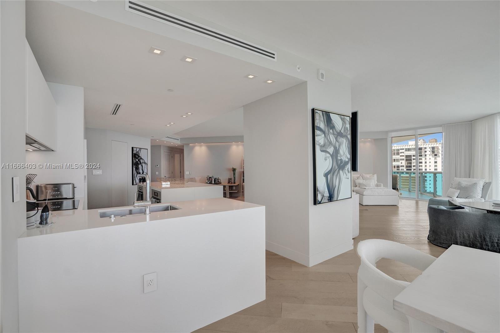 2711 HOLLYWOOD BEACH COND - Residential