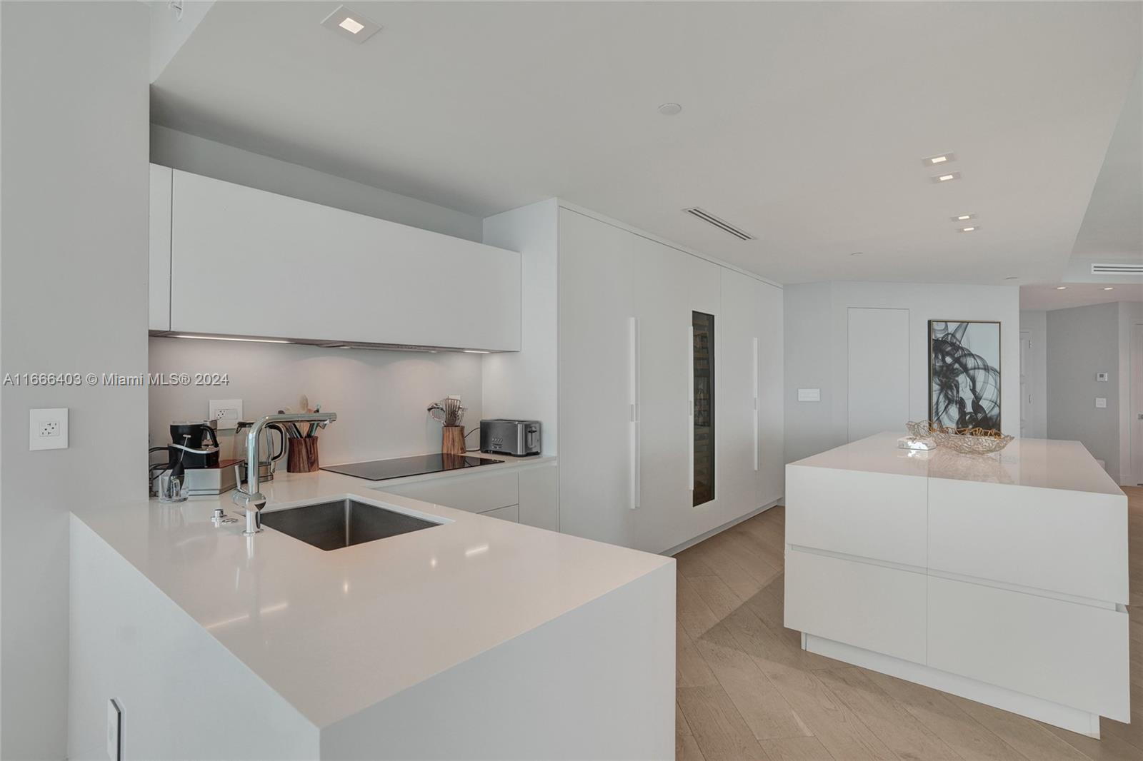 2711 HOLLYWOOD BEACH COND - Residential