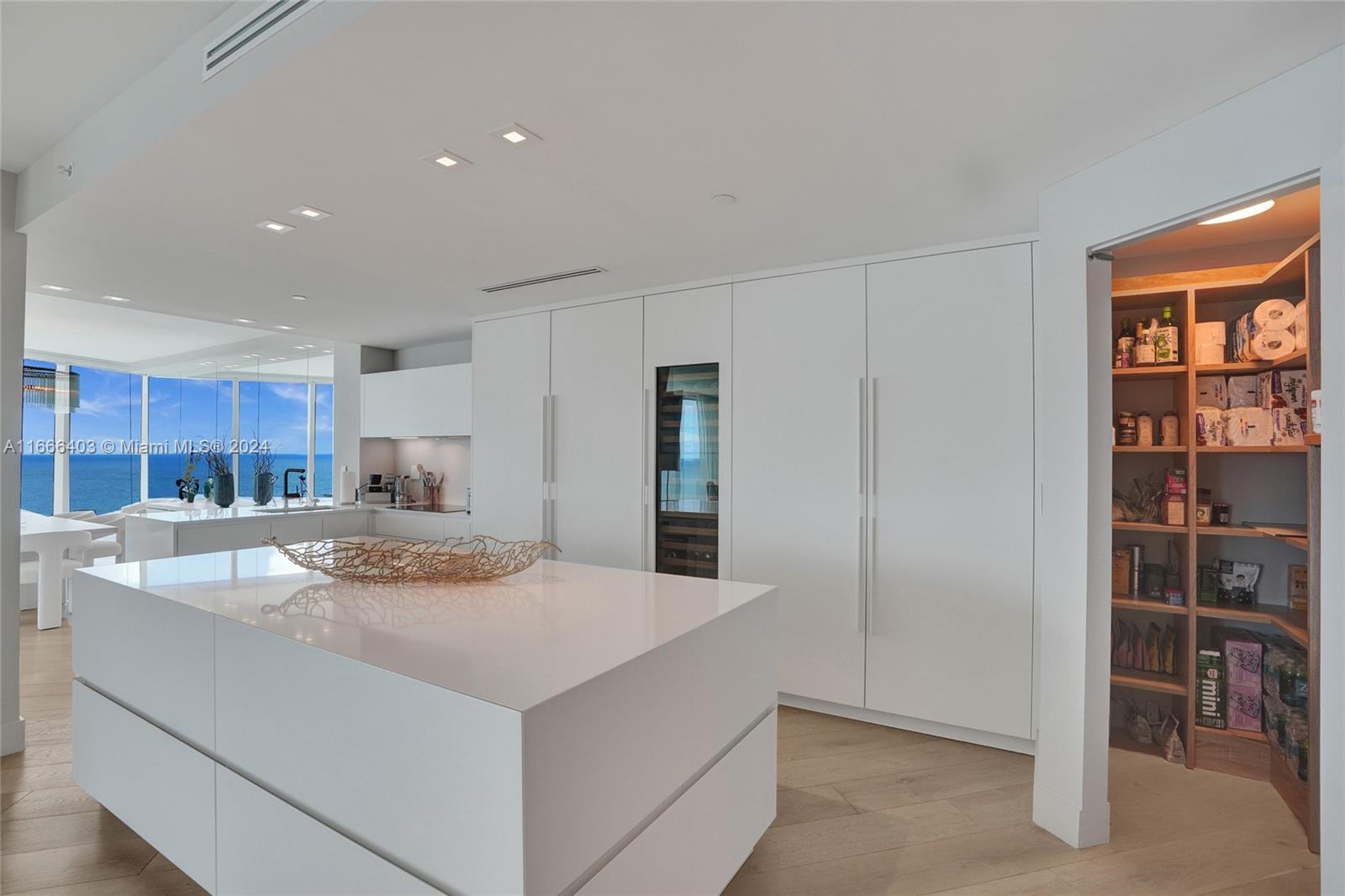 2711 HOLLYWOOD BEACH COND - Residential