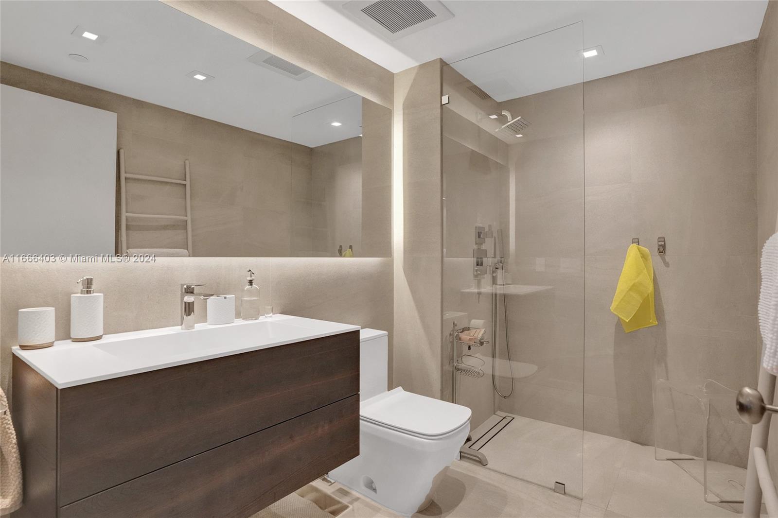 2711 HOLLYWOOD BEACH COND - Residential