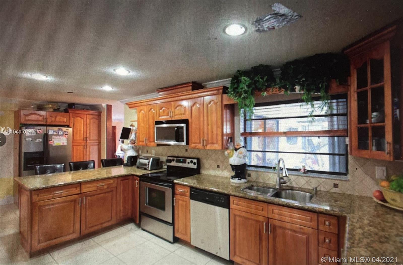 SAN SEBASTIAN UNIT NO 5 - Residential