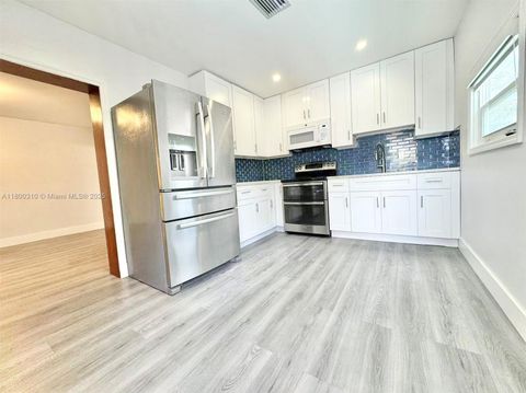 3761 NW 1st St Back Miami FL 33126