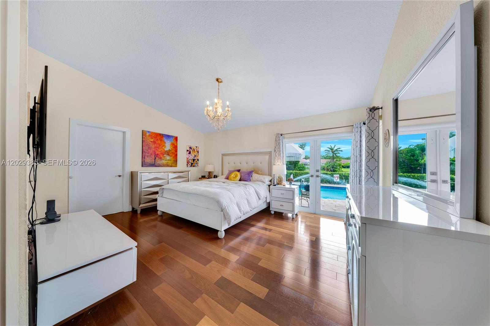 LAKES ON THE GREEN - SEC - Residential