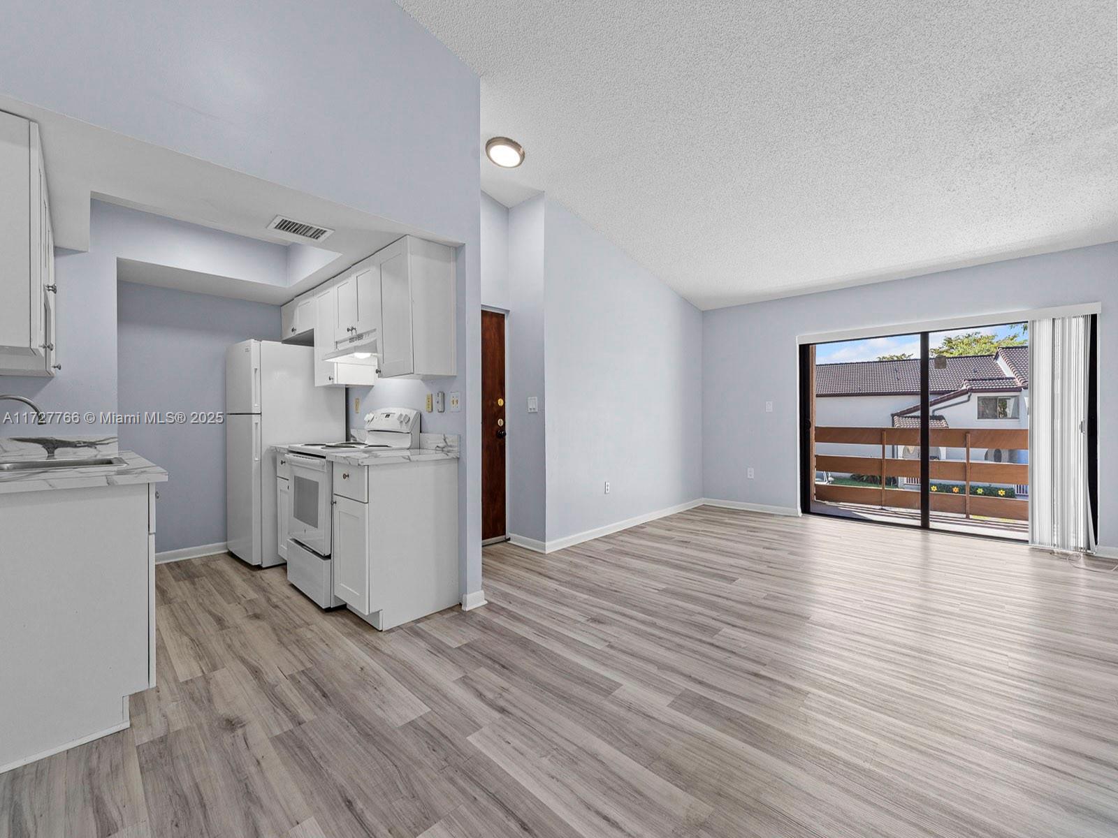 8999 Sw 123rd Ct 201, Miami, Broward County, Florida - 3 Bedrooms  
2 Bathrooms - 