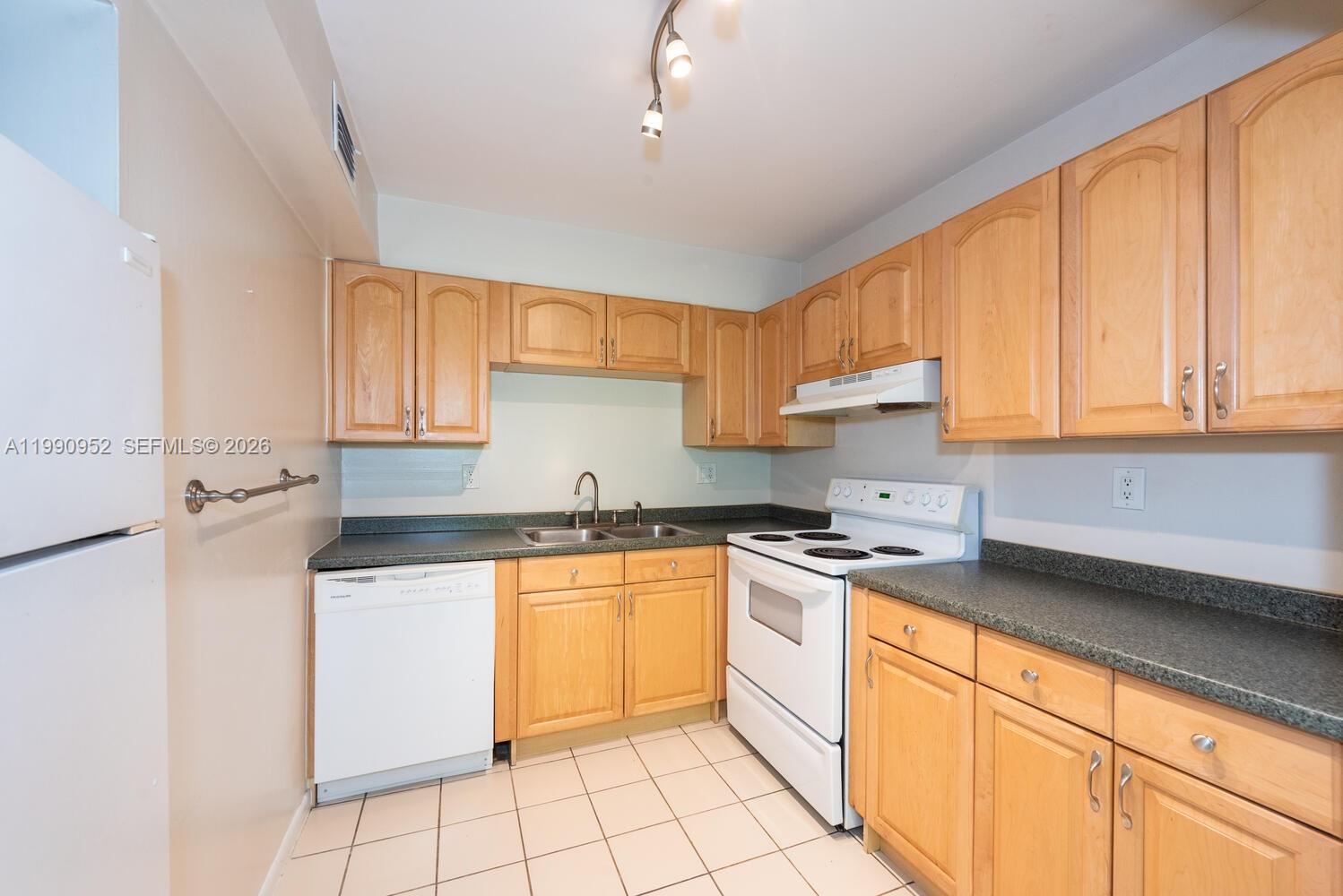 ALCA CONDO - Residential