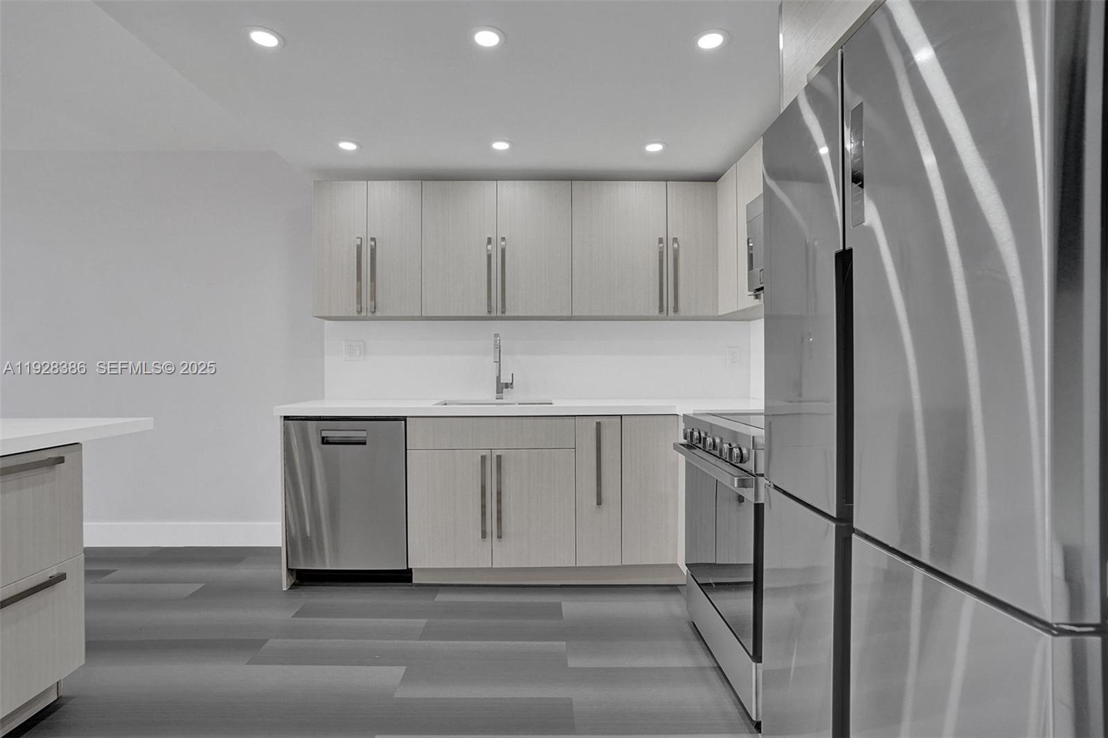 500 Three Islands Blvd 1201