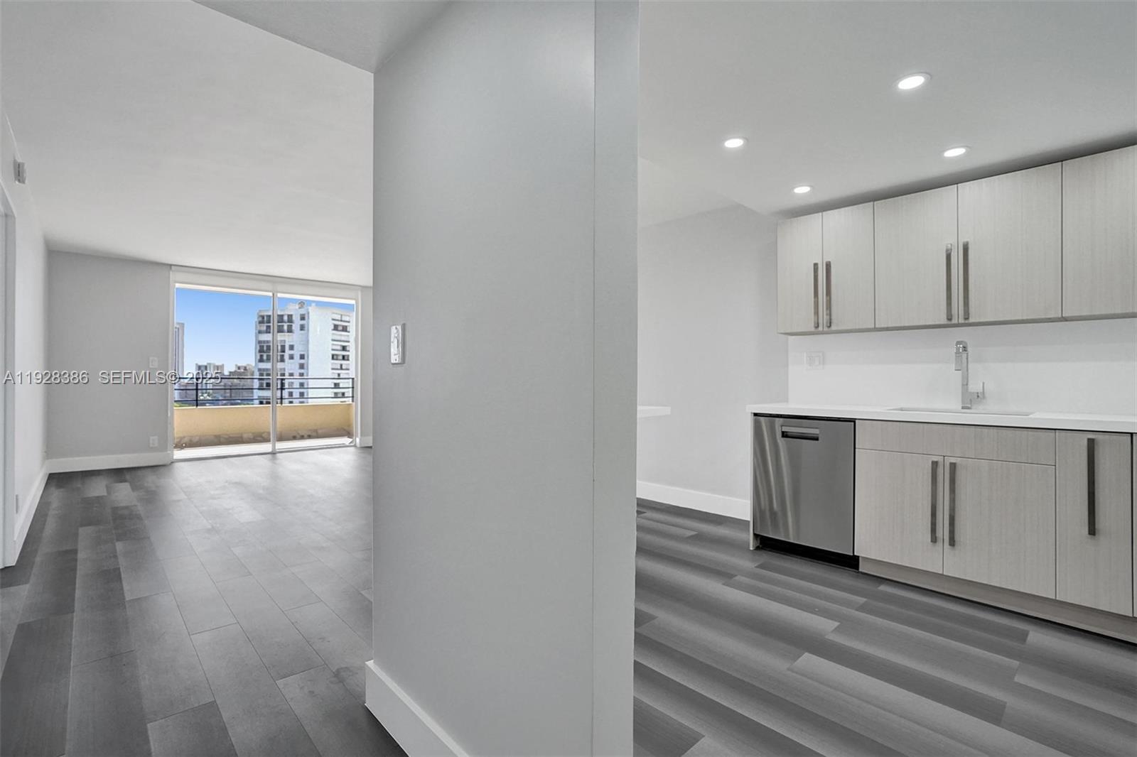 500 Three Islands Blvd 1201