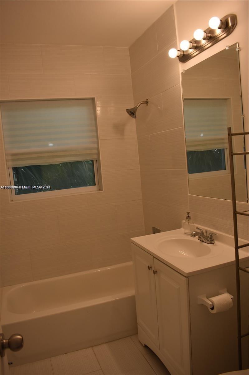 BAY HARBOR ISLAND - Residential Lease