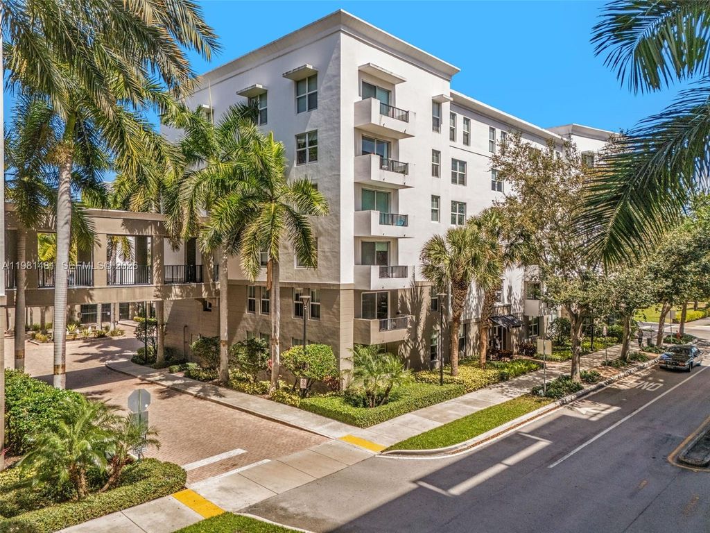 Photo of 2421 NE 65th St #403, Fort Lauderdale, FL 33308 (MLS # A11981481)