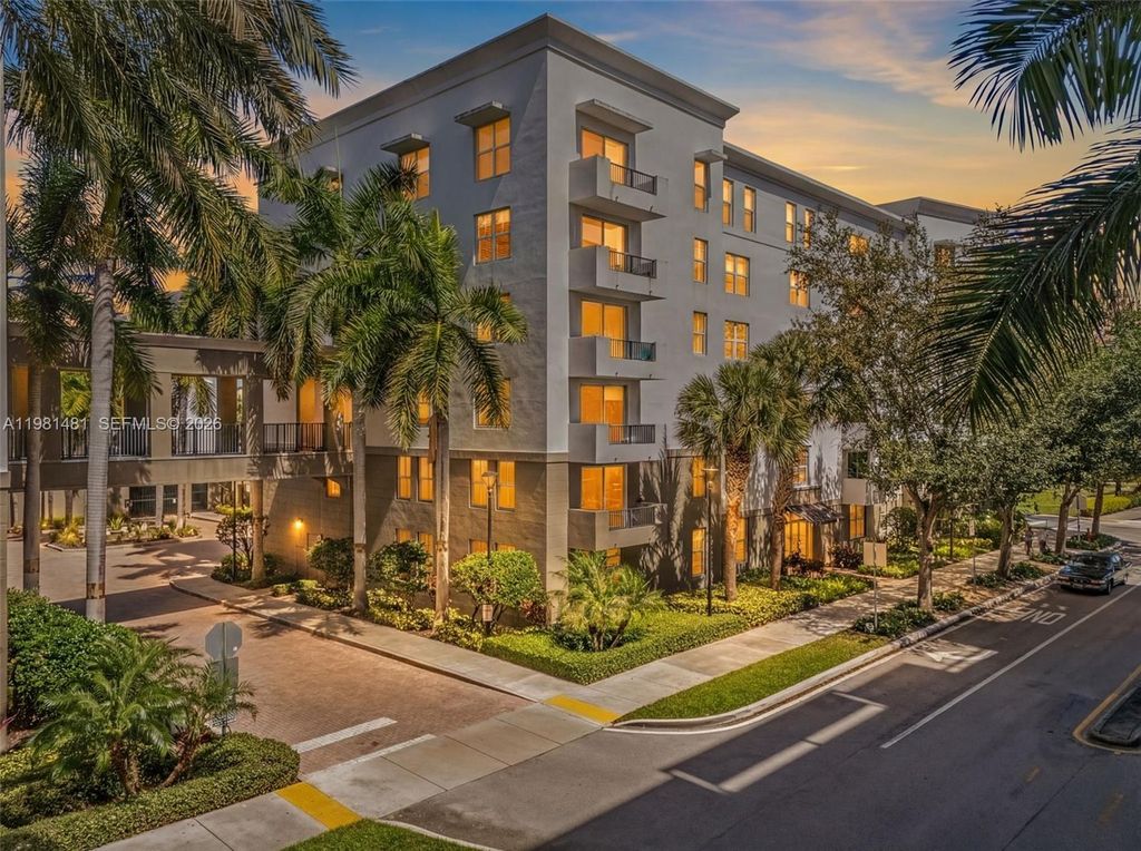 Photo of 2421 NE 65th St #403, Fort Lauderdale, FL 33308 (MLS # A11981481)