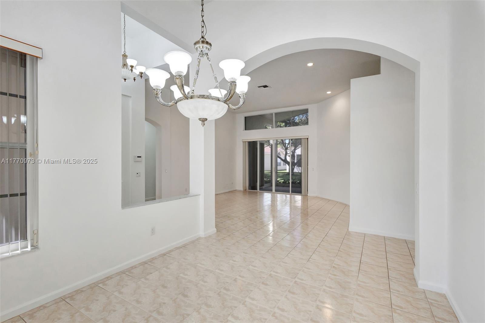 VALENCIA LAKES 1 - Residential