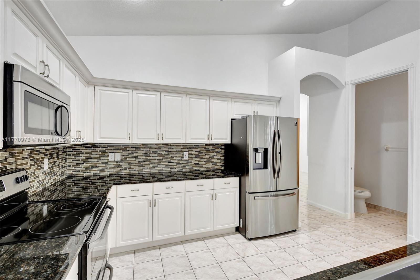 VALENCIA LAKES 1 - Residential