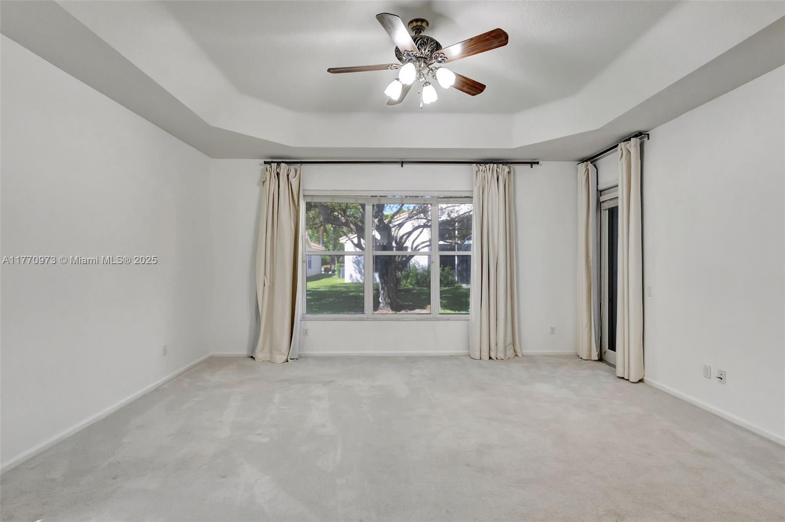 VALENCIA LAKES 1 - Residential