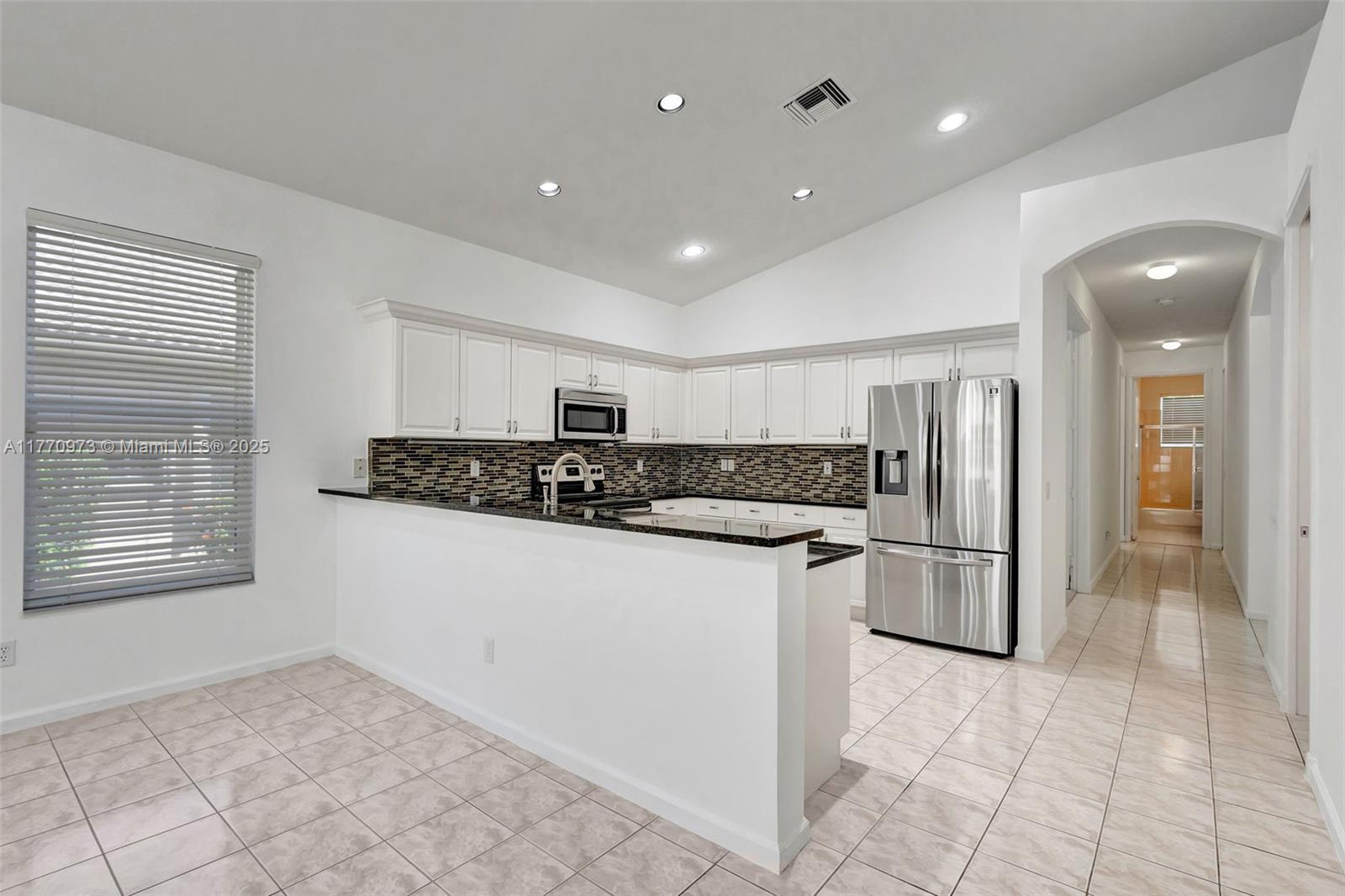 VALENCIA LAKES 1 - Residential