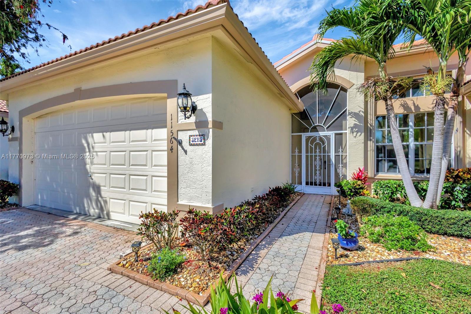 VALENCIA LAKES 1 - Residential
