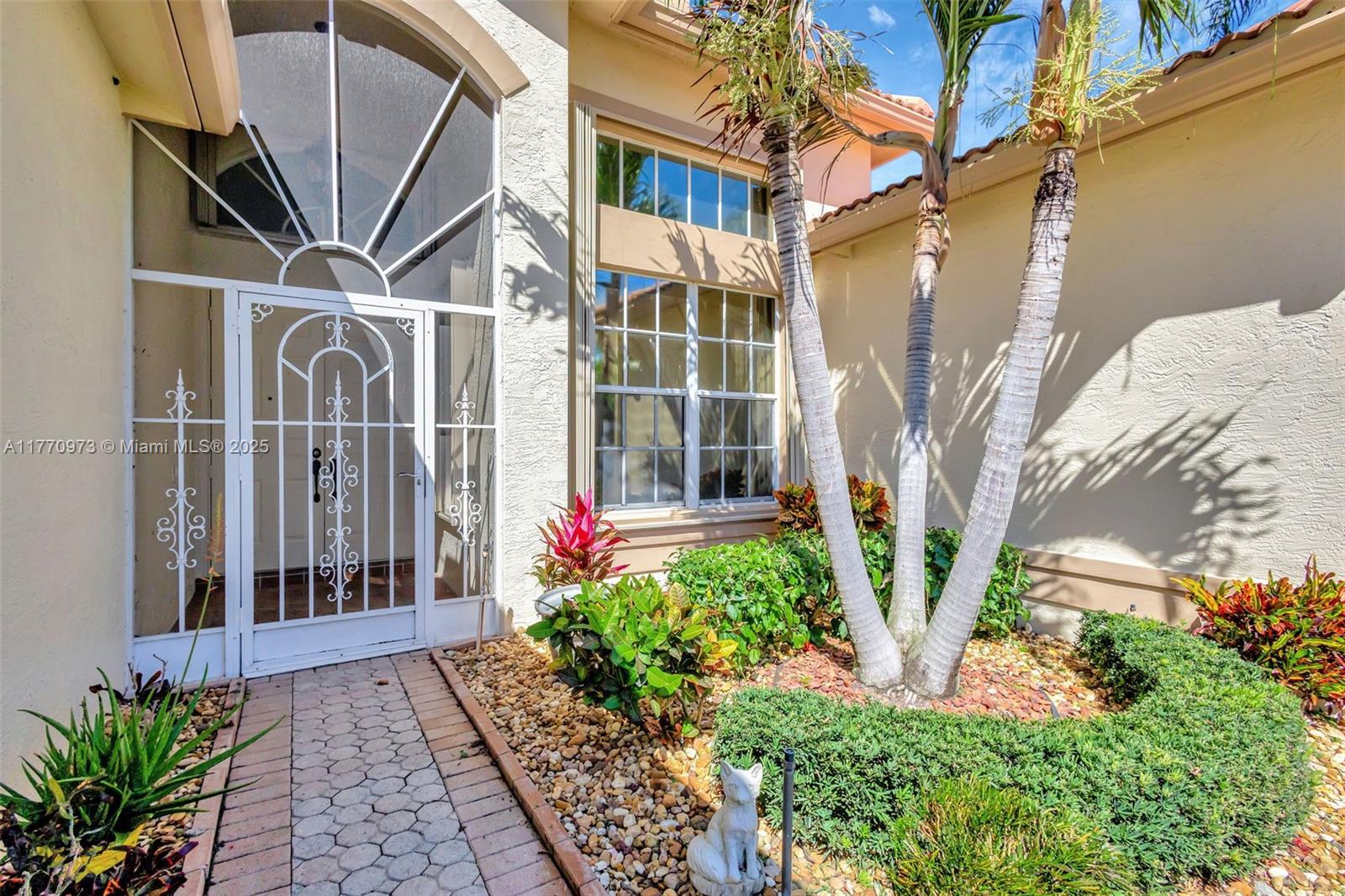 VALENCIA LAKES 1 - Residential