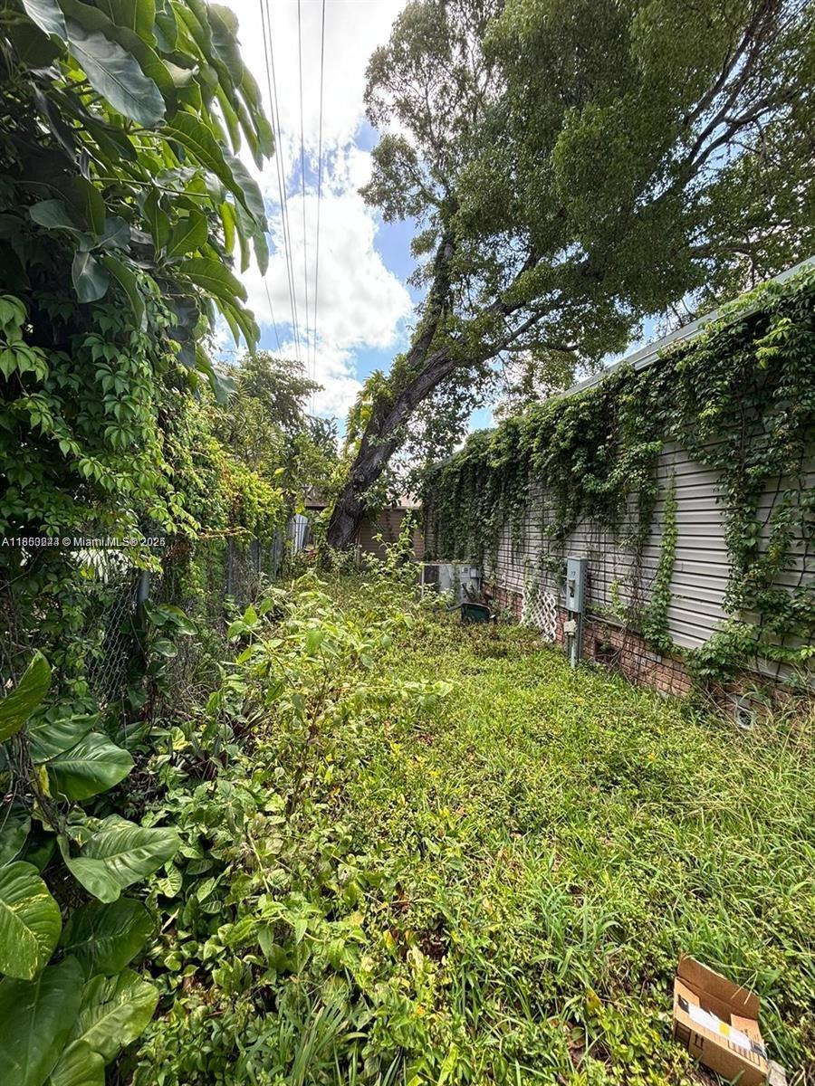 220 NE 12th Ave 37