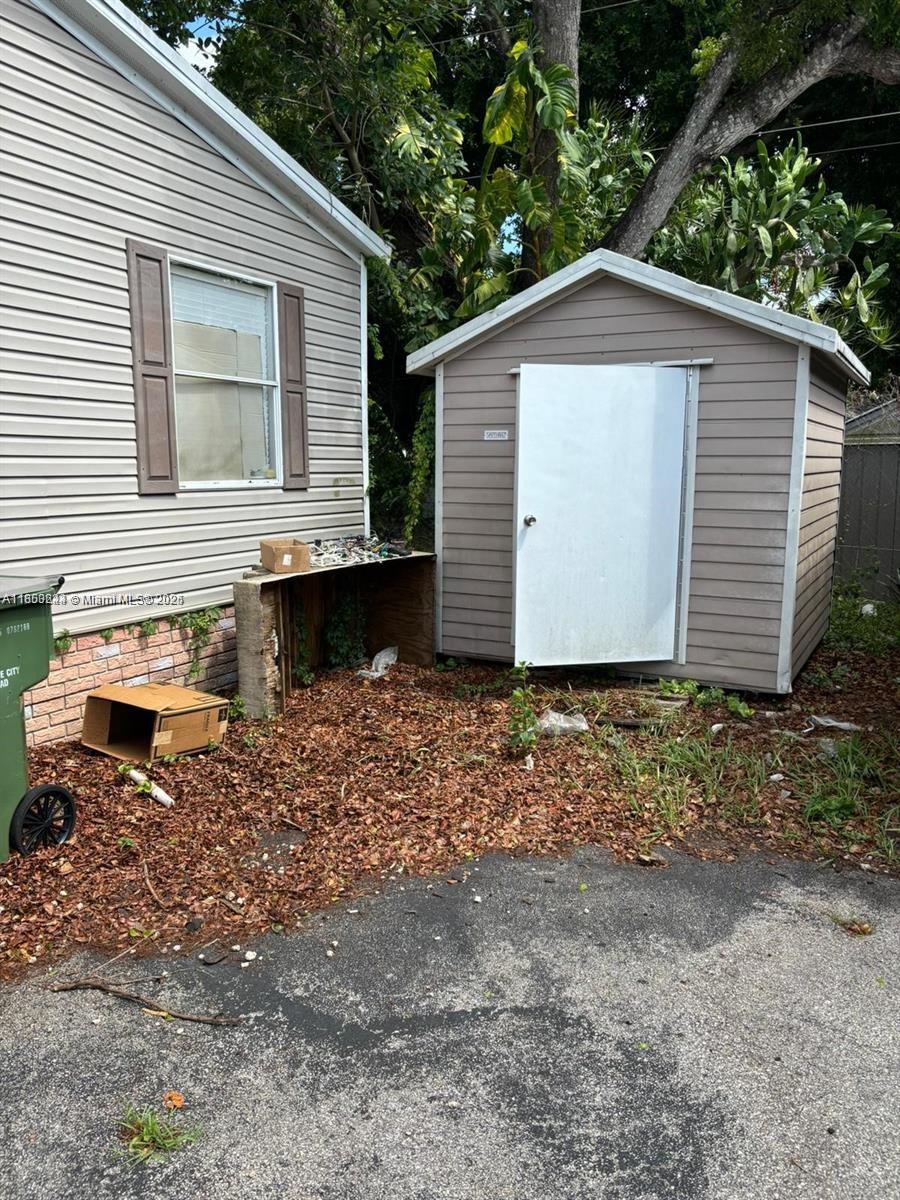 220 NE 12th Ave 37