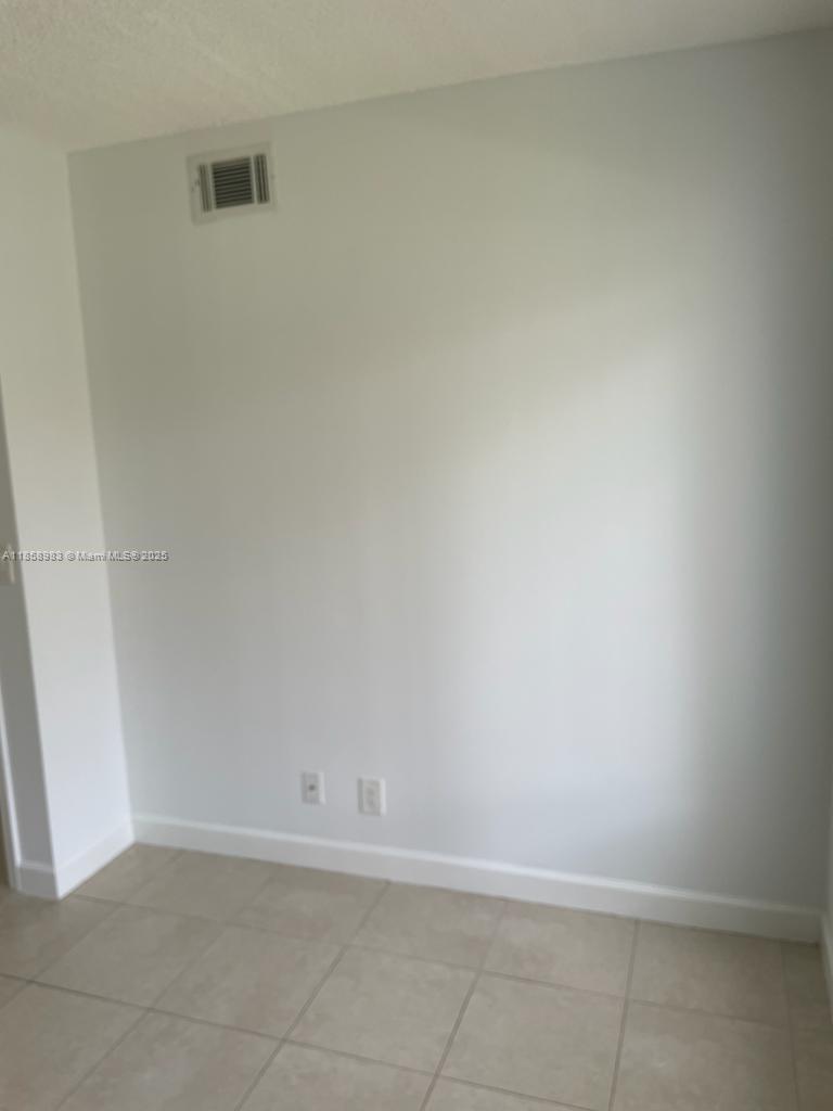 KENSINGTON WALK CONDO - Residential Lease
