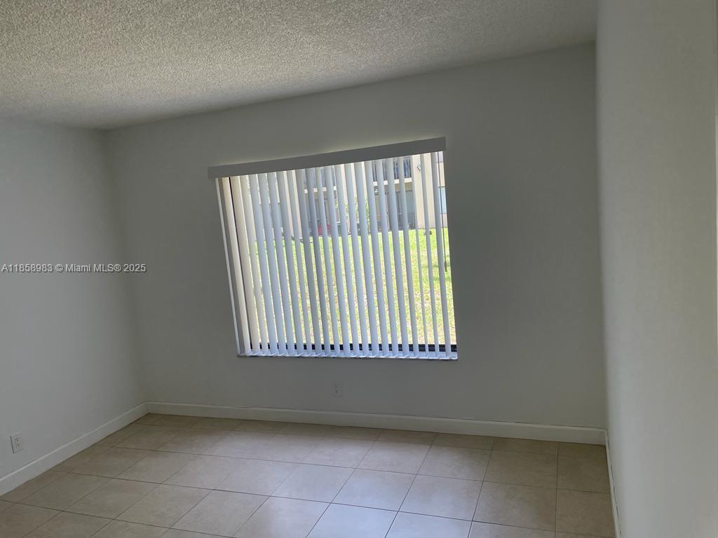 KENSINGTON WALK CONDO - Residential Lease